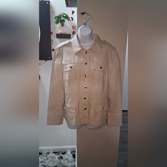 Evelyn Women's Beige Jacket - Picture 9 of 16